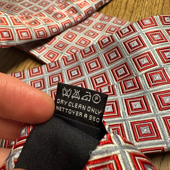 Canali 100% Silk Tie (made in Italy) - Picture 8 of 10